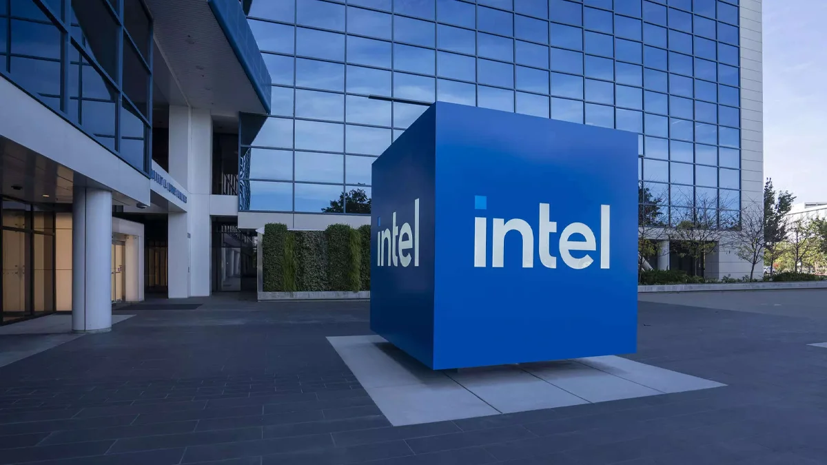 Apollo Global to Invest in Intel If New Deal Succeeds